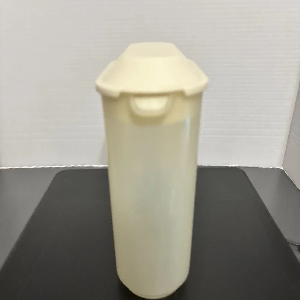 Vintage Rubbermaid Slim Servin Saver Beverage Container Pitcher 1 1/2 Qt